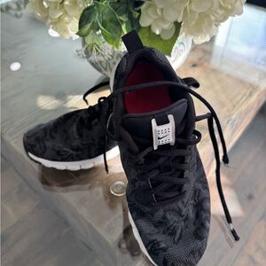 Nike Black Women's Sneakers with White Accents